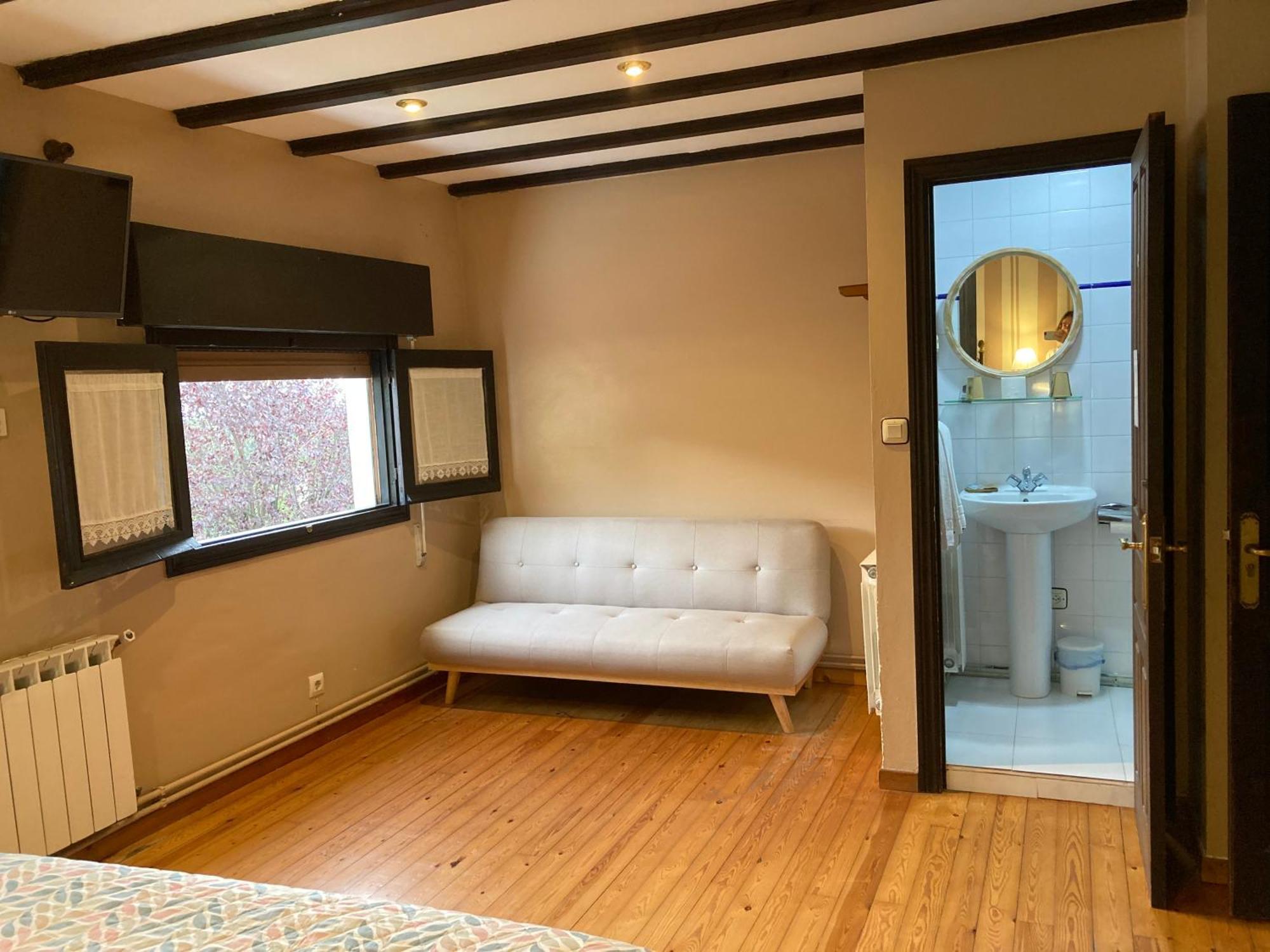 Mellante Guest house Pechon